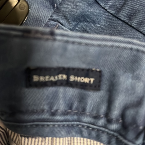 Vineyard Vines Breaker shorts novelty print size 32. - Picture 6 of 12